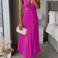 Effortless maxi dress in pink with V-neck and pleated sleeveless skirt