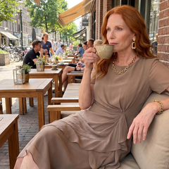 Khaki chiffon draped dress with short sleeves and layered ruffle hem