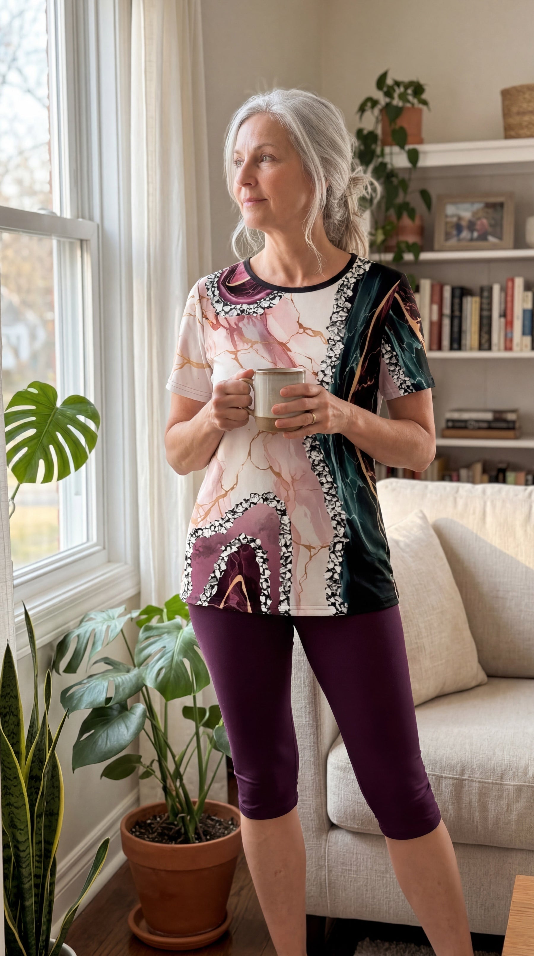 Printed stretch two-piece set, maroon capri leggings with multicolor short-sleeve top